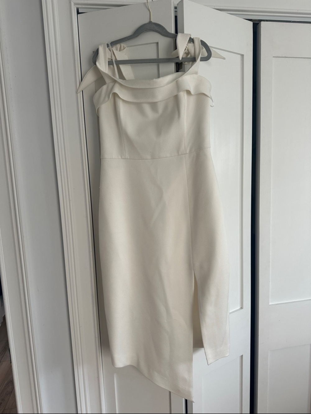 Stylestalker Cream Sleeveless Dress with Ruffled Neckline